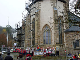Abbau des Gerüstes an der Südseite (Foto: Karl-Franz Thiede)